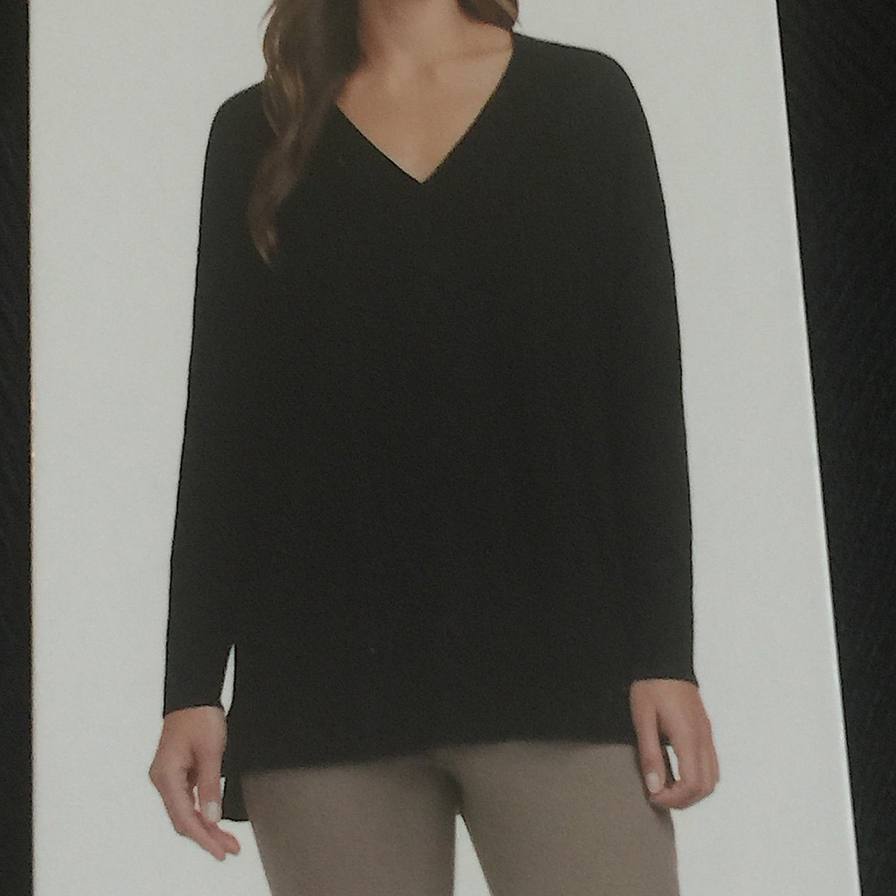 MATTY M V-NECK BLACK SWEATER SIDE SLITS